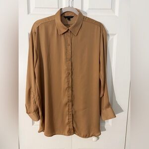 Banana Republic Women’s Latte Button Down Shirt Small